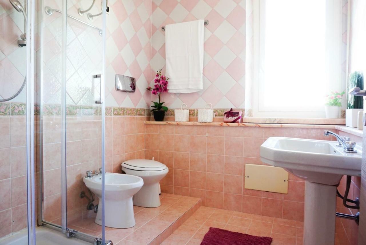 Villa Aurelia - Seafront Apartment With Terrace クアルトゥ・サンテーレナ エクステリア 写真