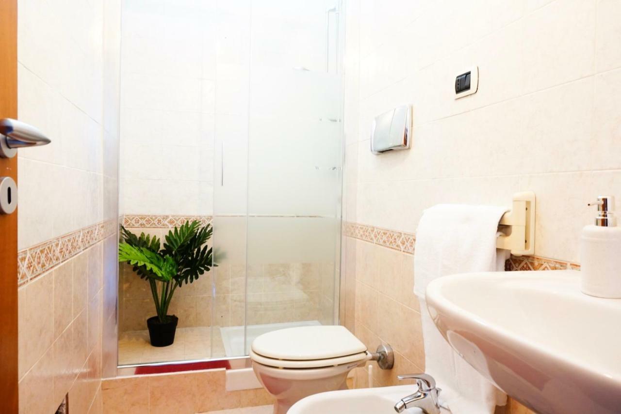 Villa Aurelia - Seafront Apartment With Terrace クアルトゥ・サンテーレナ エクステリア 写真